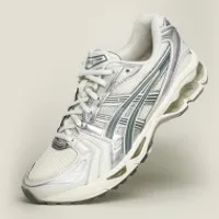 잠시후 10시 아식스 젤카야노 14 블랙, 버치 발매