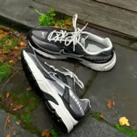 나이키 이니시에이터 앤트러사이트 스모크그레이